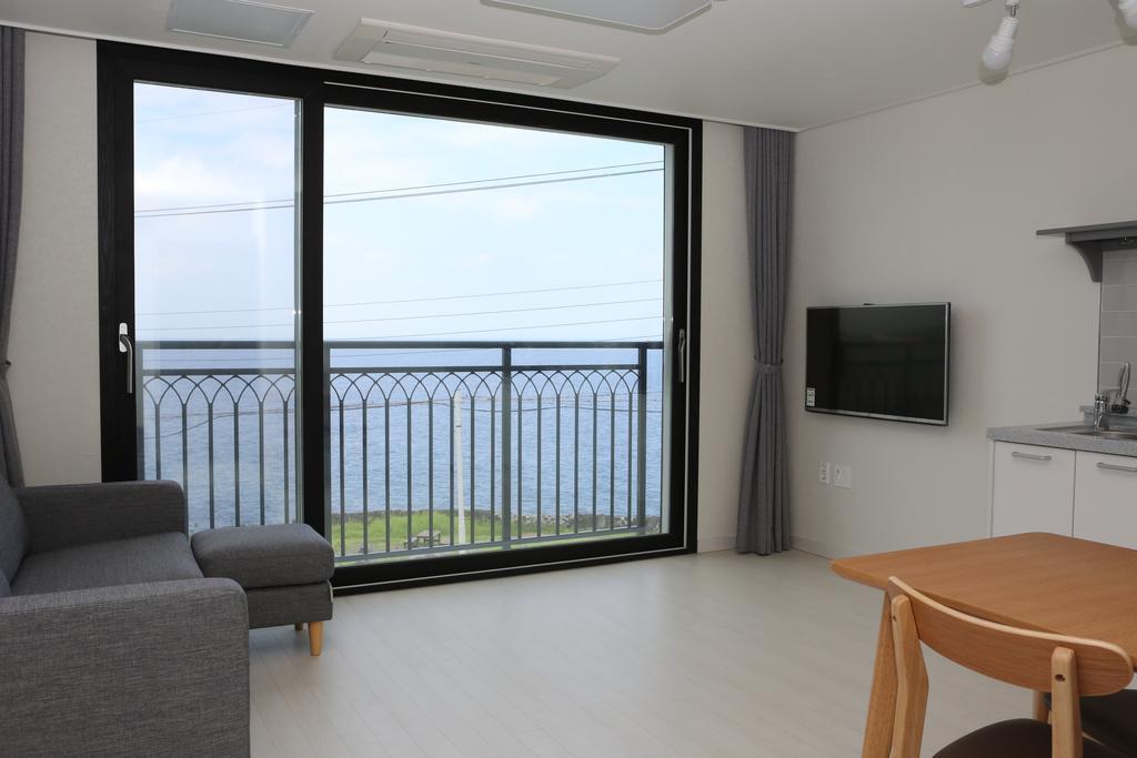 Plumeria Pension Jeju Dış mekan fotoğraf
