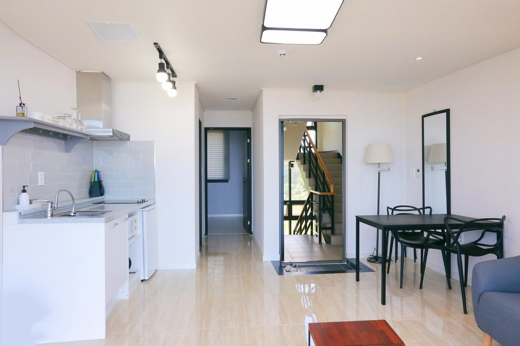 Plumeria Pension Jeju Dış mekan fotoğraf