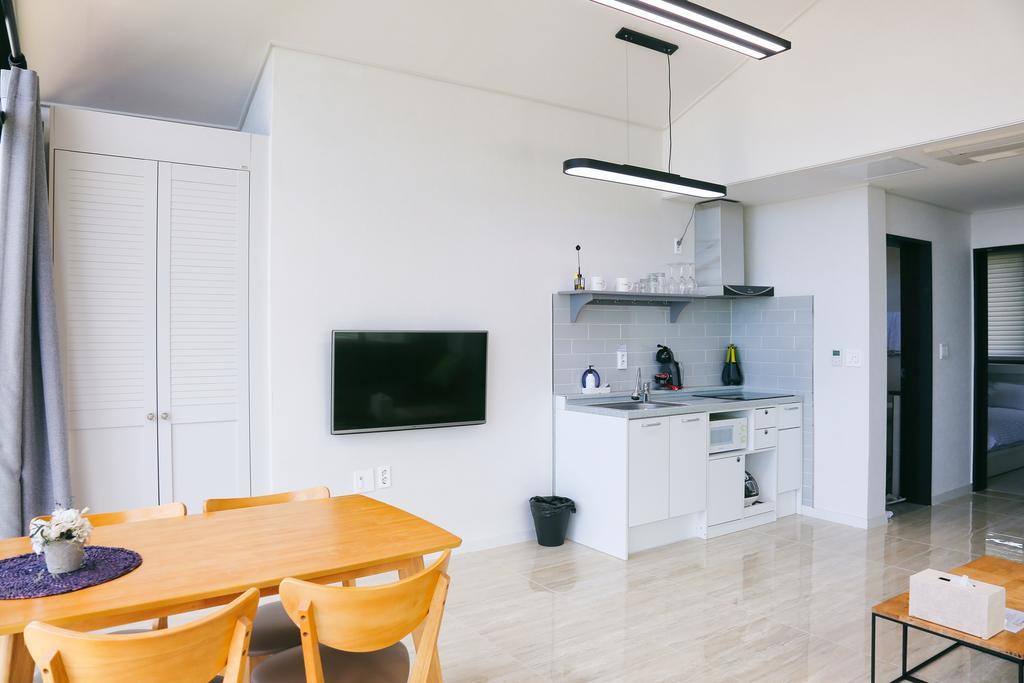 Plumeria Pension Jeju Dış mekan fotoğraf